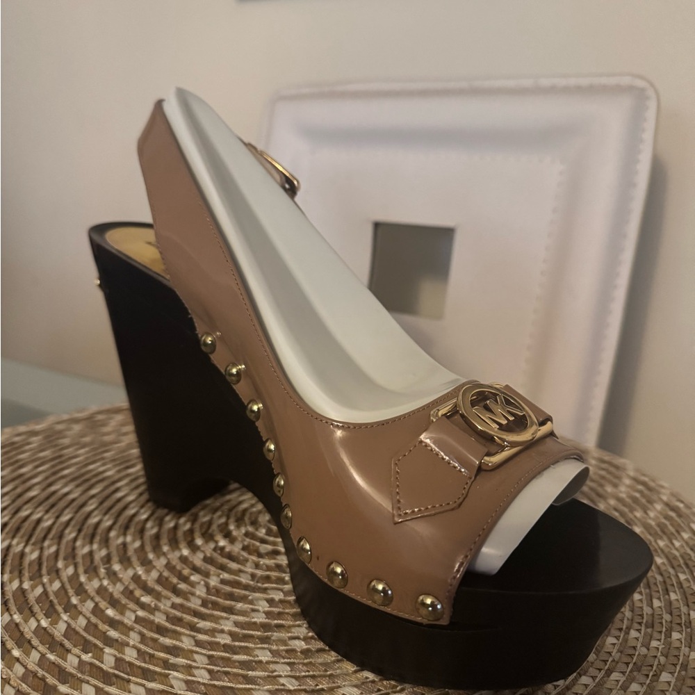 Michael Kors Gold Studded Brown Wedges - Picture 5 of 5